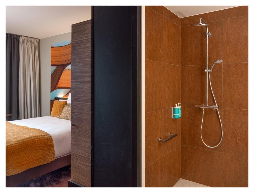 Standard Suite with One Double Bed and Sofa room - Image 1