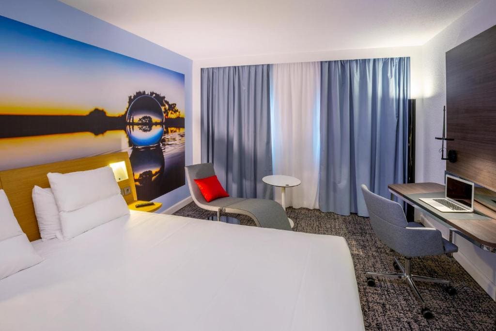 Superior double Room with one double bed or two single beds room - Image 3