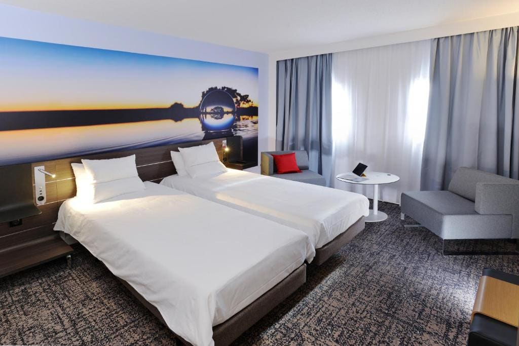Superior double Room with one double bed or two single beds room - Image 1