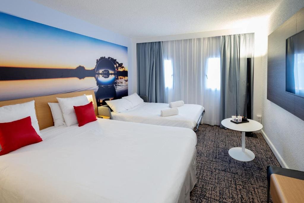 Superior room with One Double Bed and Double Sofa Bed room - Image 1