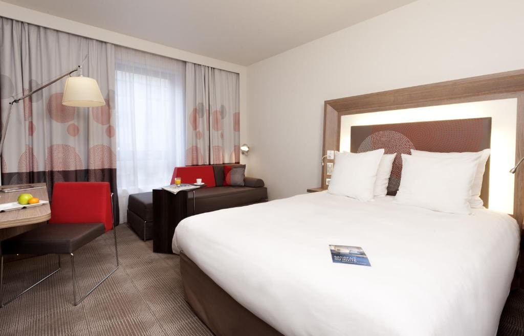 Superior Room with 1 Queen bed and single sofa bed room - Image 2