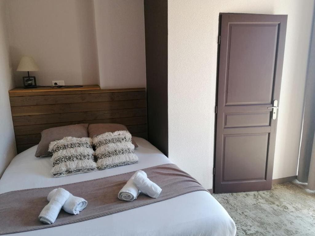 Small Double Room room - Image 1