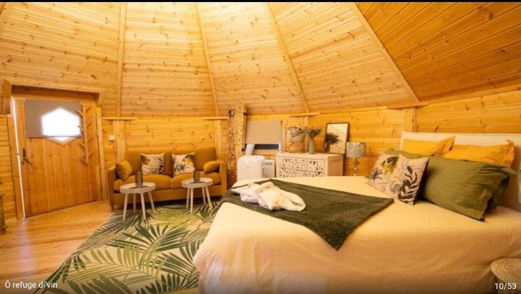 Superior Chalet room - Image 3