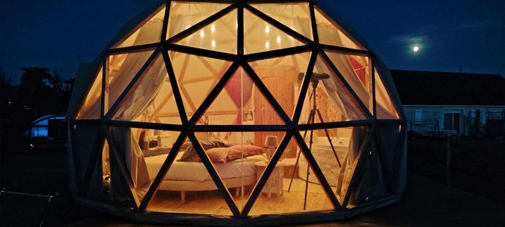 Tent room - Image 1
