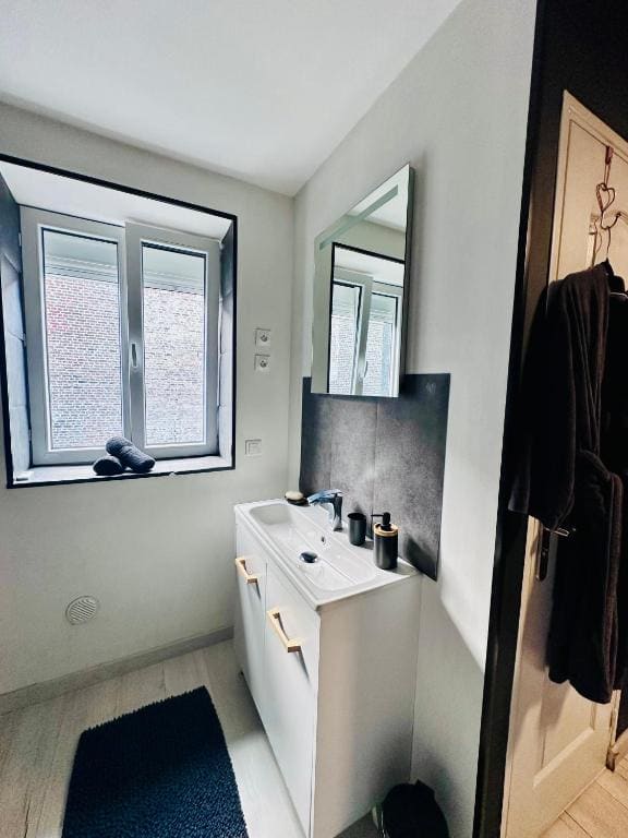 Double Room with Private Bathroom room - Image 2