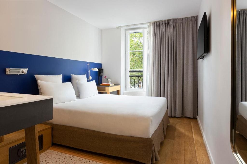 Double Room with View on Bastille - without lift room - Image 1