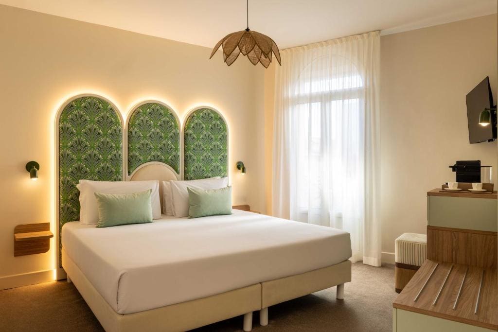 Superior Queen Room room - Image 1