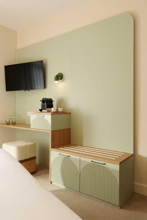 Superior Queen Room room - Image 3