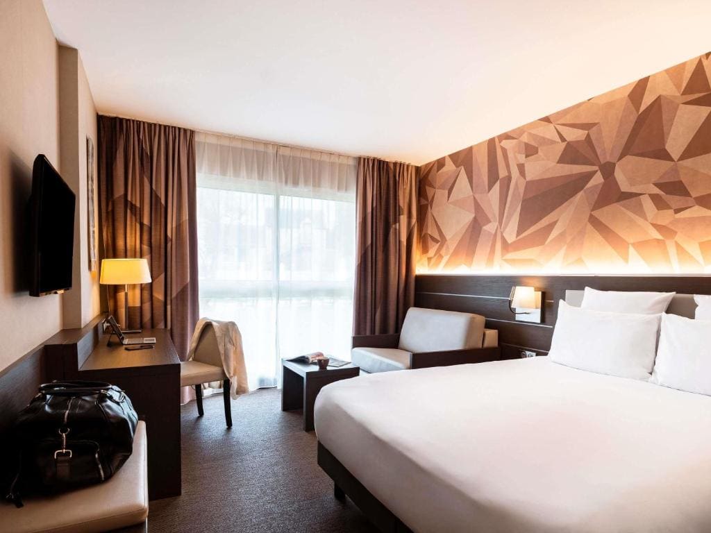 Superior Double Room with Sofa room - Image 1