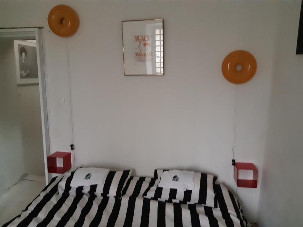 Five-Bedroom House room - Image 3