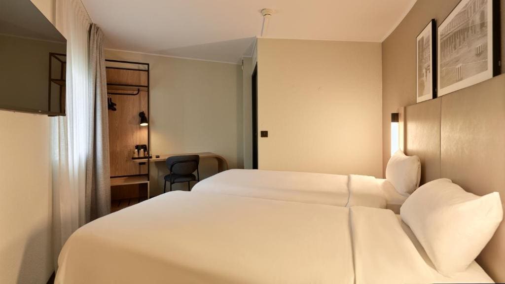 Twin Room room - Image 3
