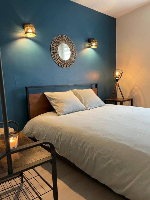 One-Bedroom House room - Image 1
