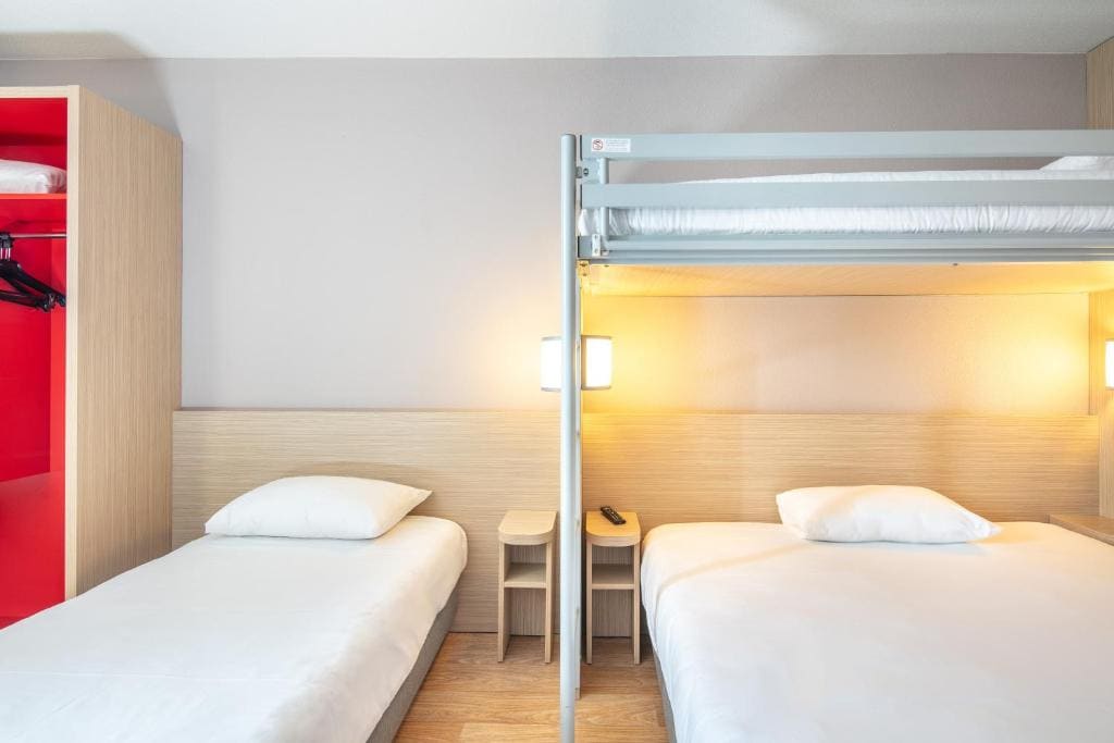 Quadruple Room room - Image 3