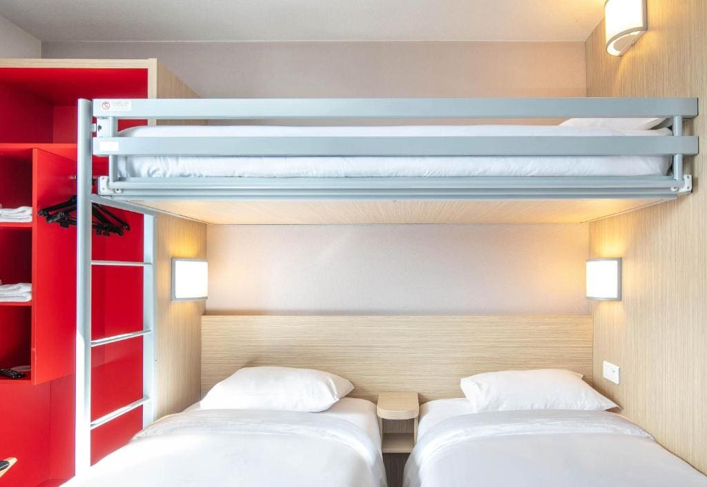 Standard Triple Room room - Image 3
