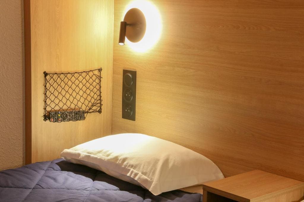 Triple Room (1 Double Bed + 1 Single Bed) room - Image 3