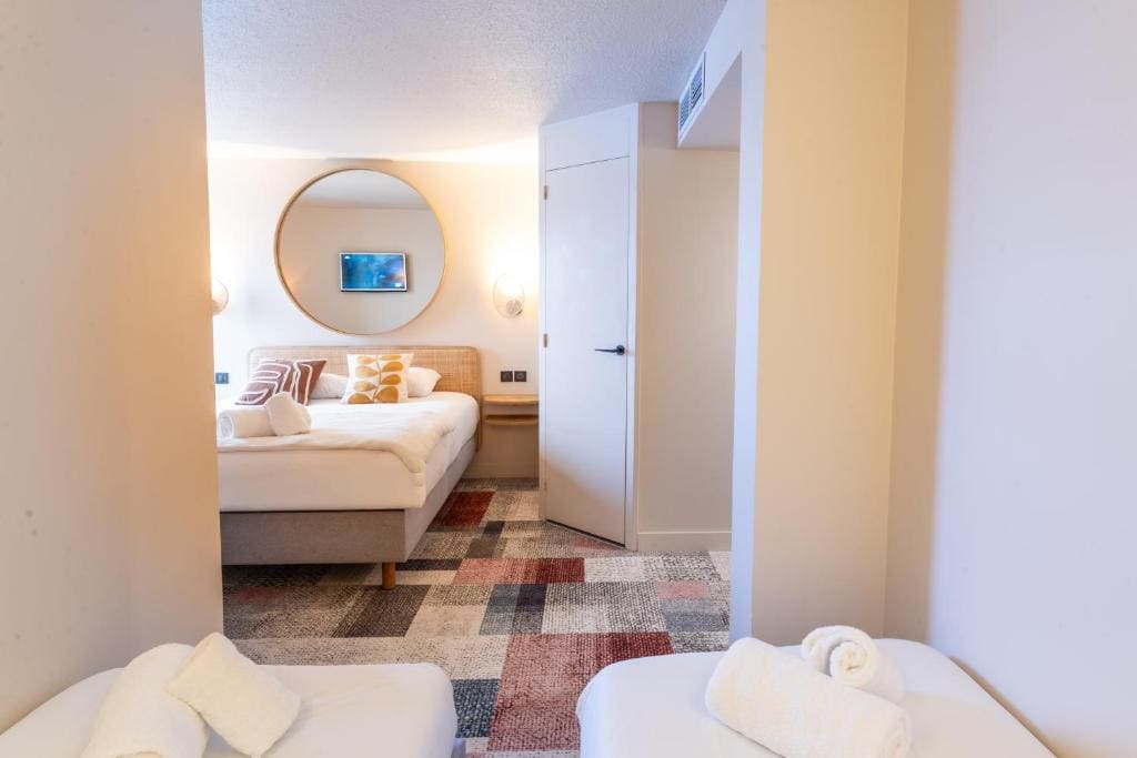 Family Room with Shower room - Image 1