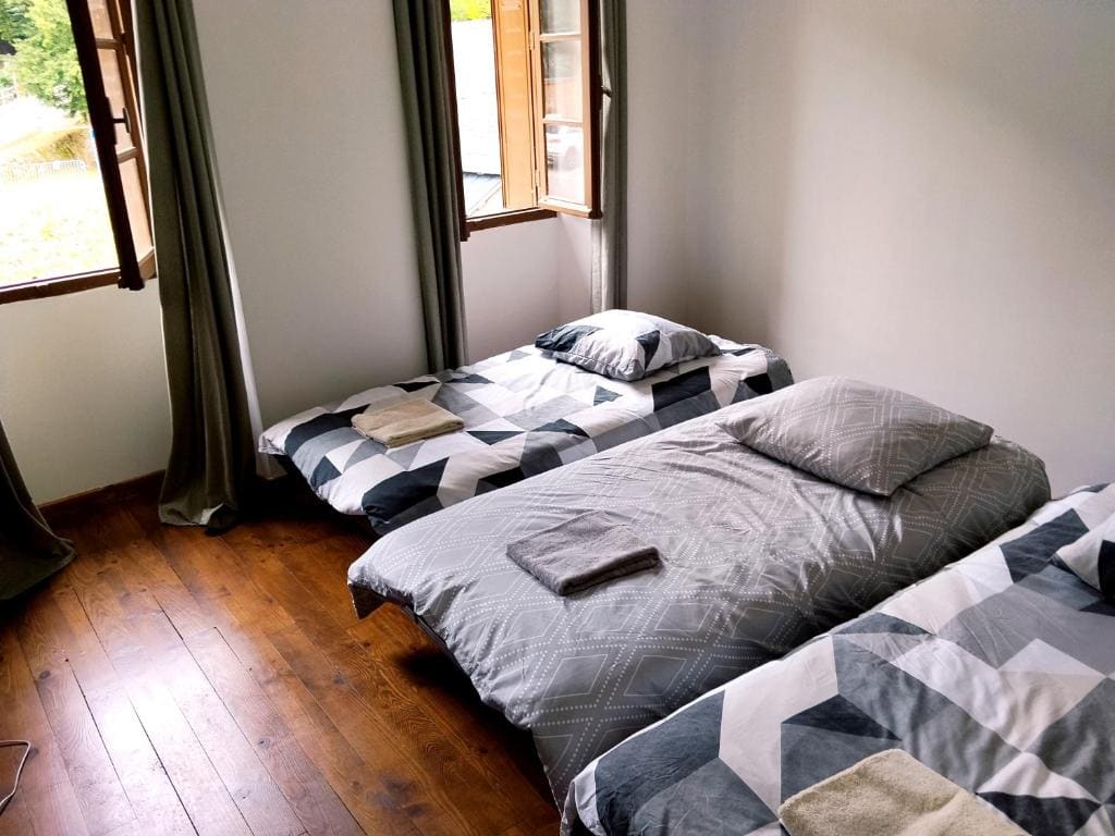 Double Room with Shared Bathroom room - Image 1