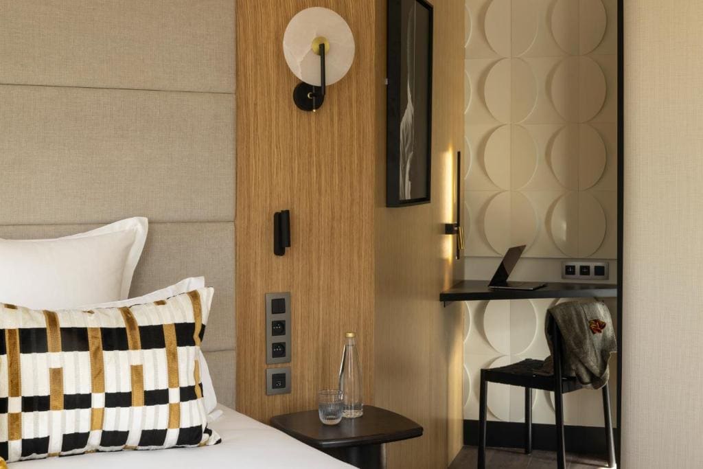 Junior Suite with Eiffel Tower View room - Image 1