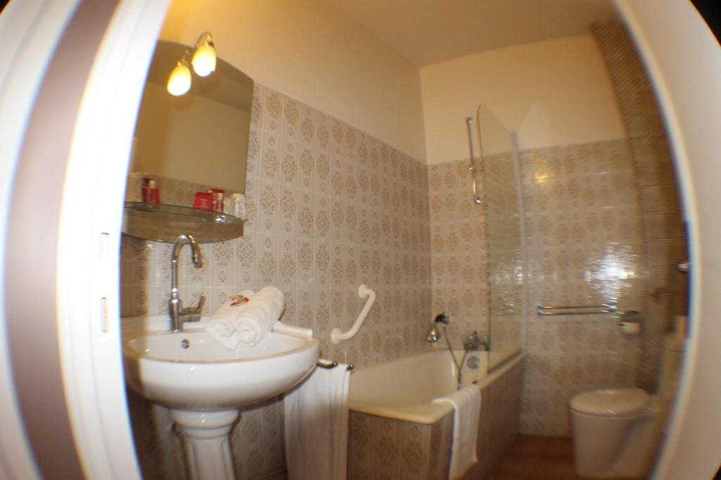 Superior Double Room room - Image 2