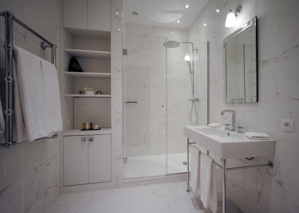 Superior Double or Twin Room room - Image 1