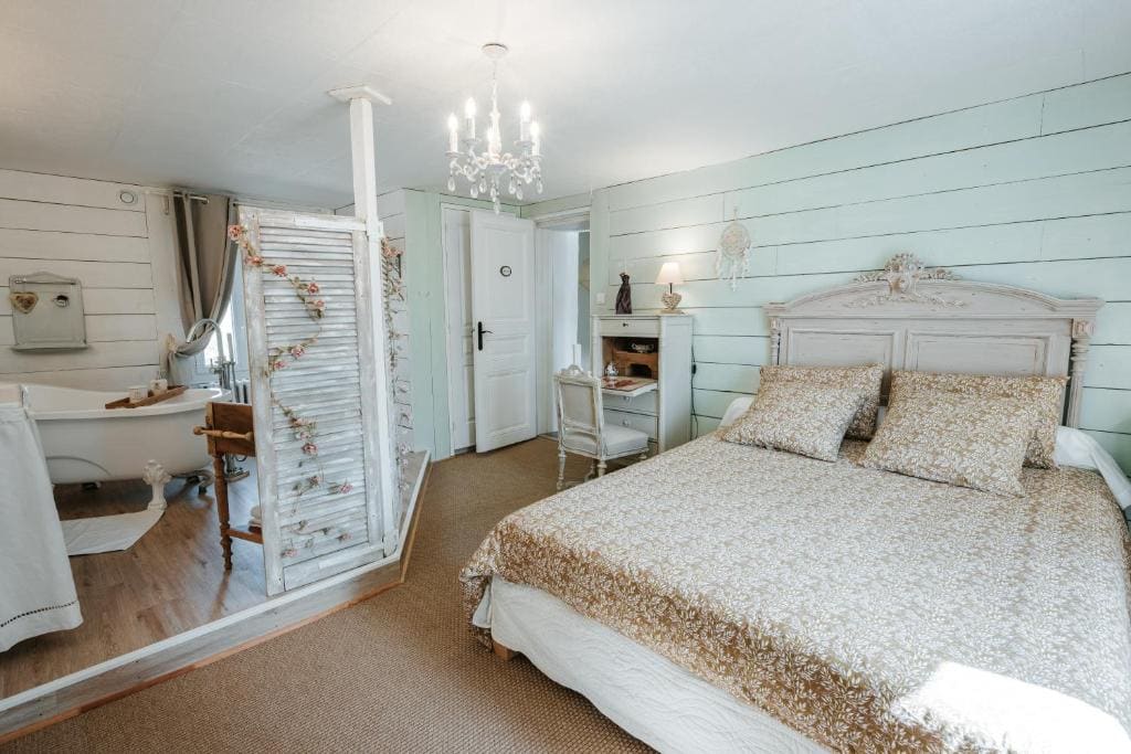 Double Room with Garden View room - Image 2