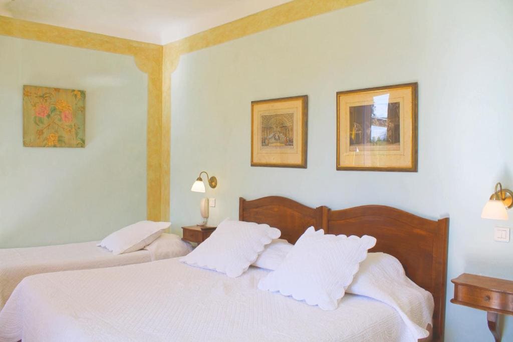 Superior Double or Twin Room room - Image 2