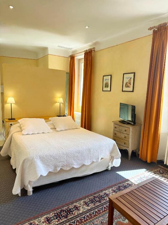 Superior Queen Room room - Image 2