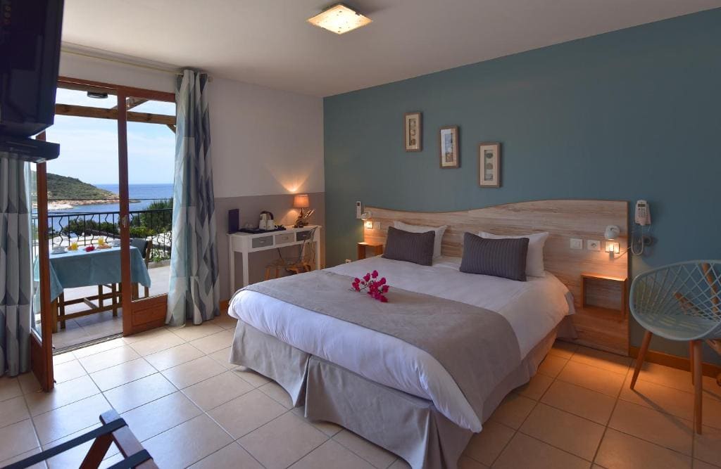 Comfort Room with Sea View and Terrace room - Image 3