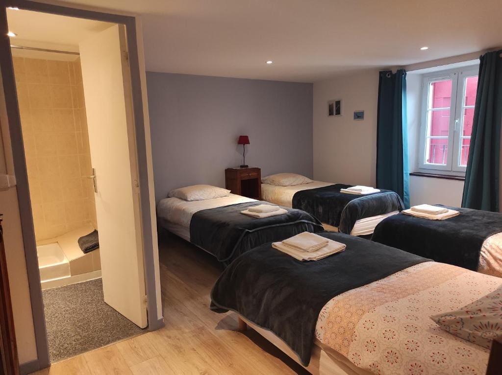 Quadruple Room room - Image 1