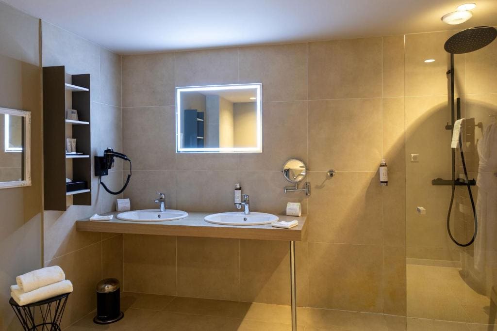 Superior Double Room room - Image 2