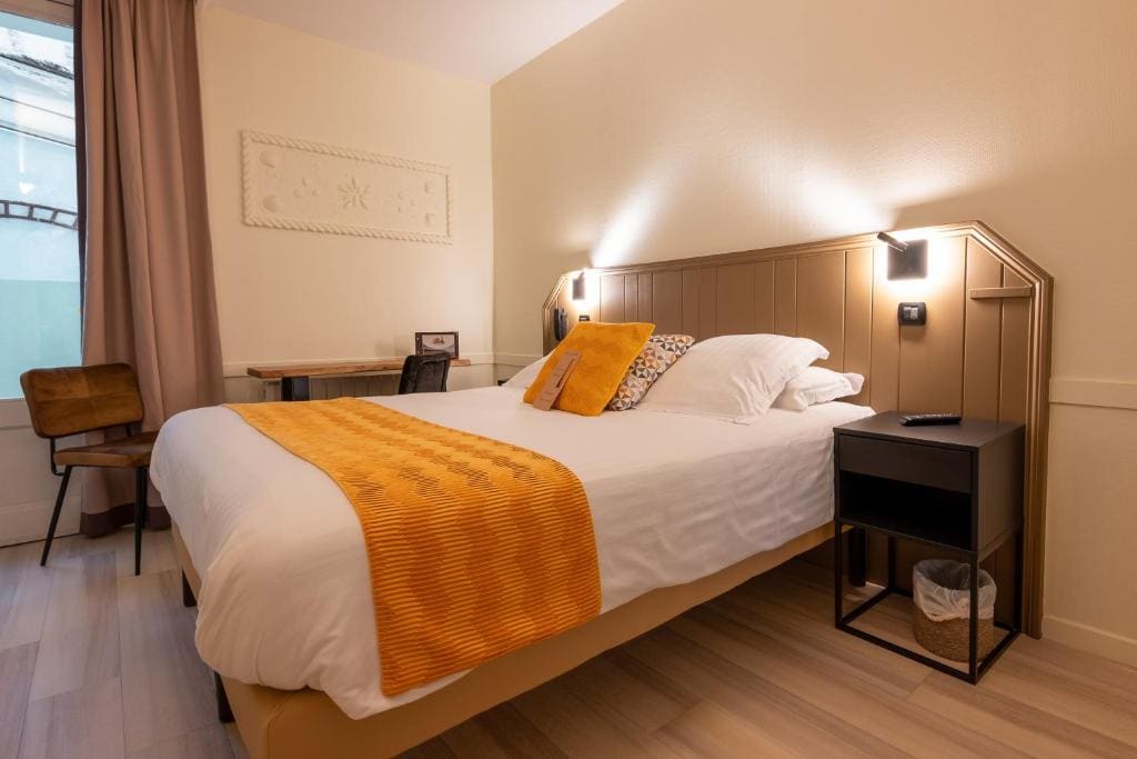 Double Room with Garden View and Terrace room - Image 2