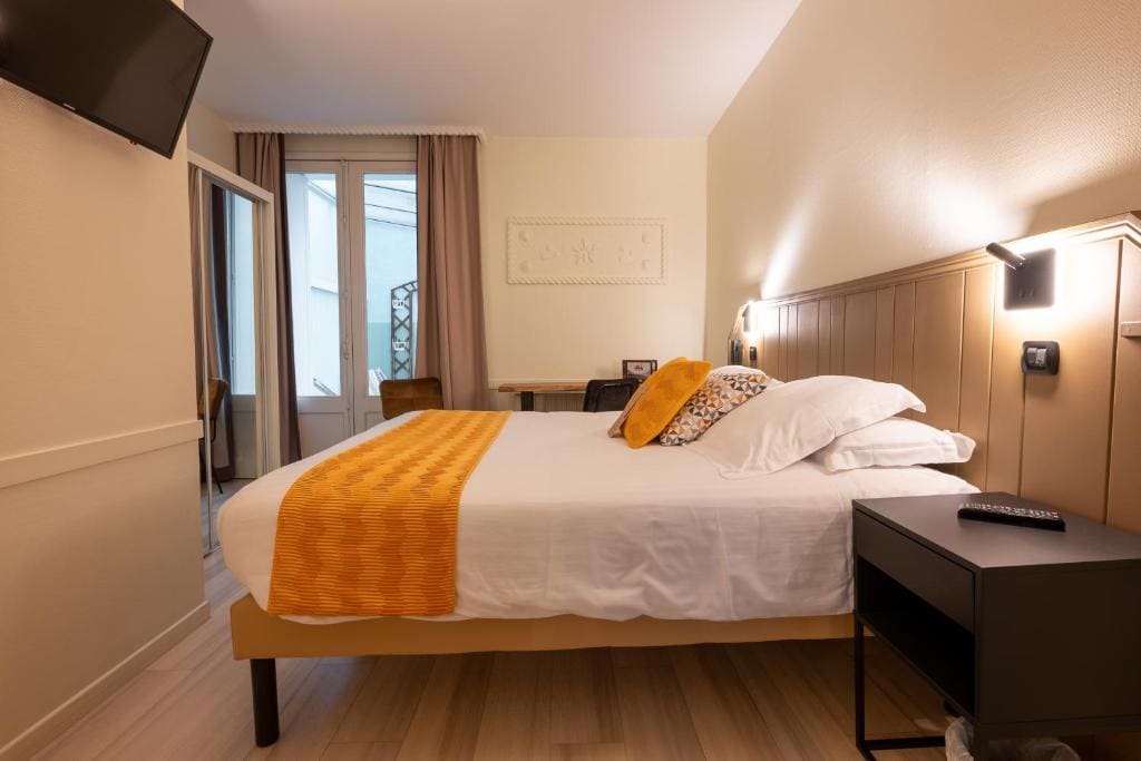 Double Room with Garden View and Terrace room - Image 1