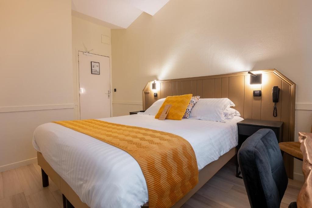 Standard Double Room room - Image 2