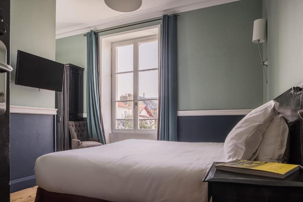 Deluxe Triple Room room - Image 1
