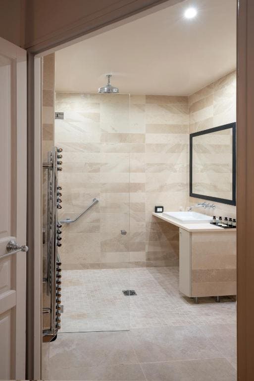 Double or Twin Room with Disability Access room - Image 3