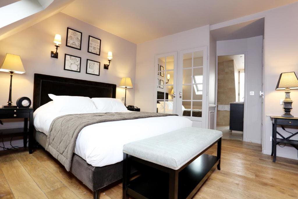 Deluxe Suite room - Image 2