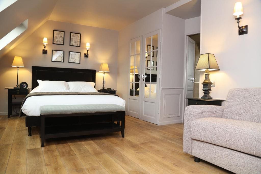 Deluxe Suite room - Image 3