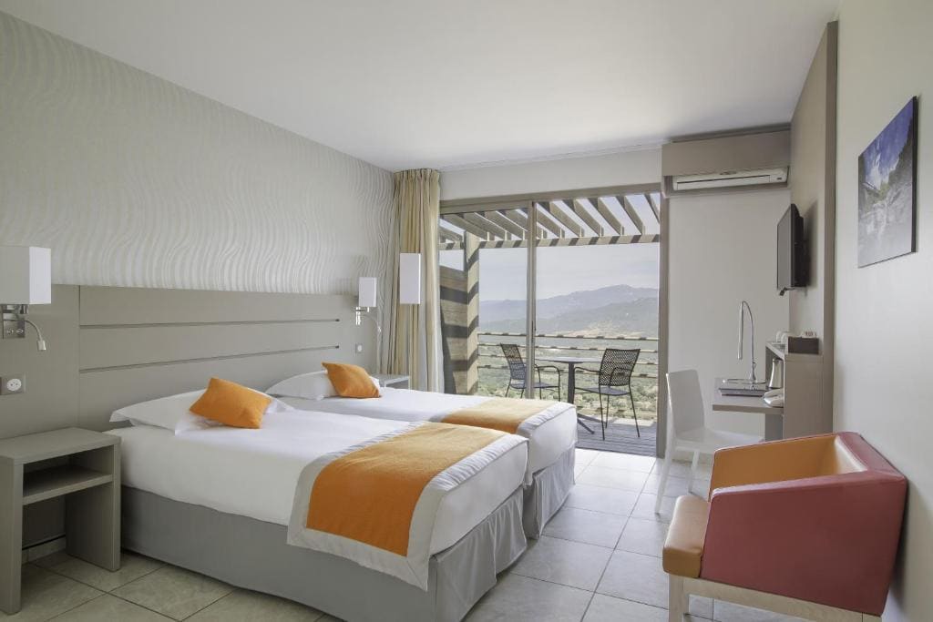 Superior Queen Room room - Image 1