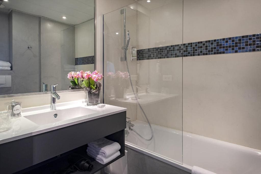 Privilege Double or Twin Room with Balcony room - Image 3