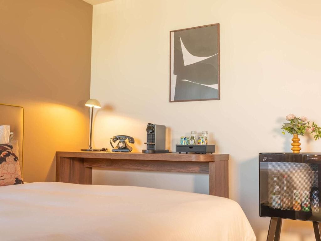 Deluxe King Room room - Image 2
