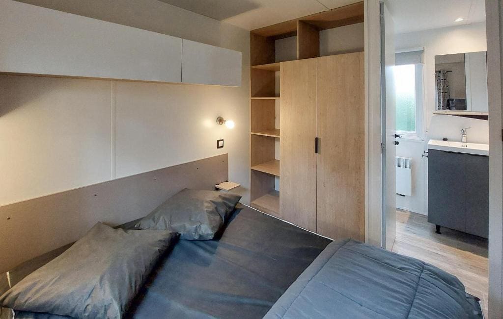Mobile Home room - Image 1