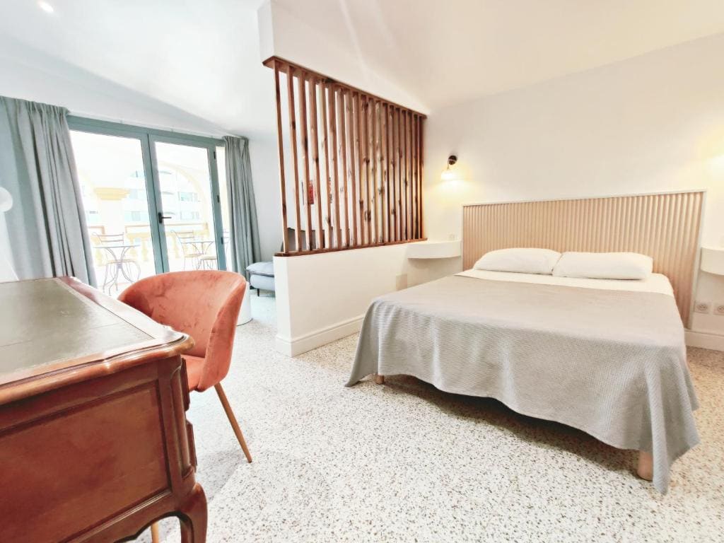 Apartment with Terrace room - Image 3