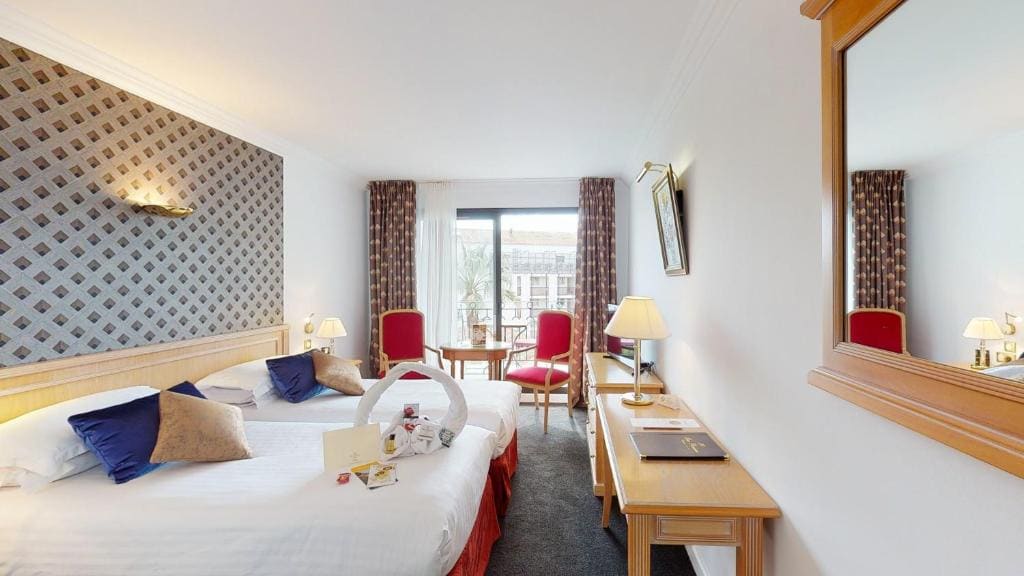 Deluxe Twin Room with Balcony and Garden View room - Image 1