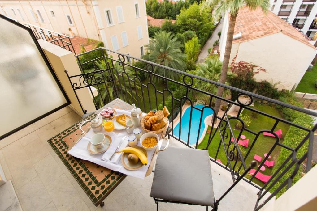 Deluxe Double Room with Balcony and Garden View room - Image 1