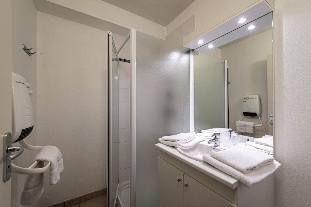 Privilege Cottage (6 Adults) room - Image 3