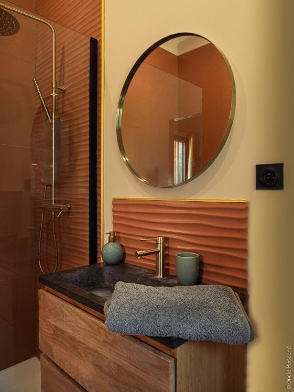 Deluxe King Room room - Image 1