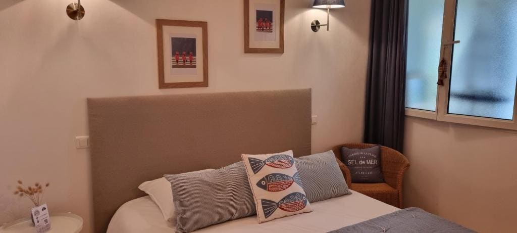 Small Double Room room - Image 2