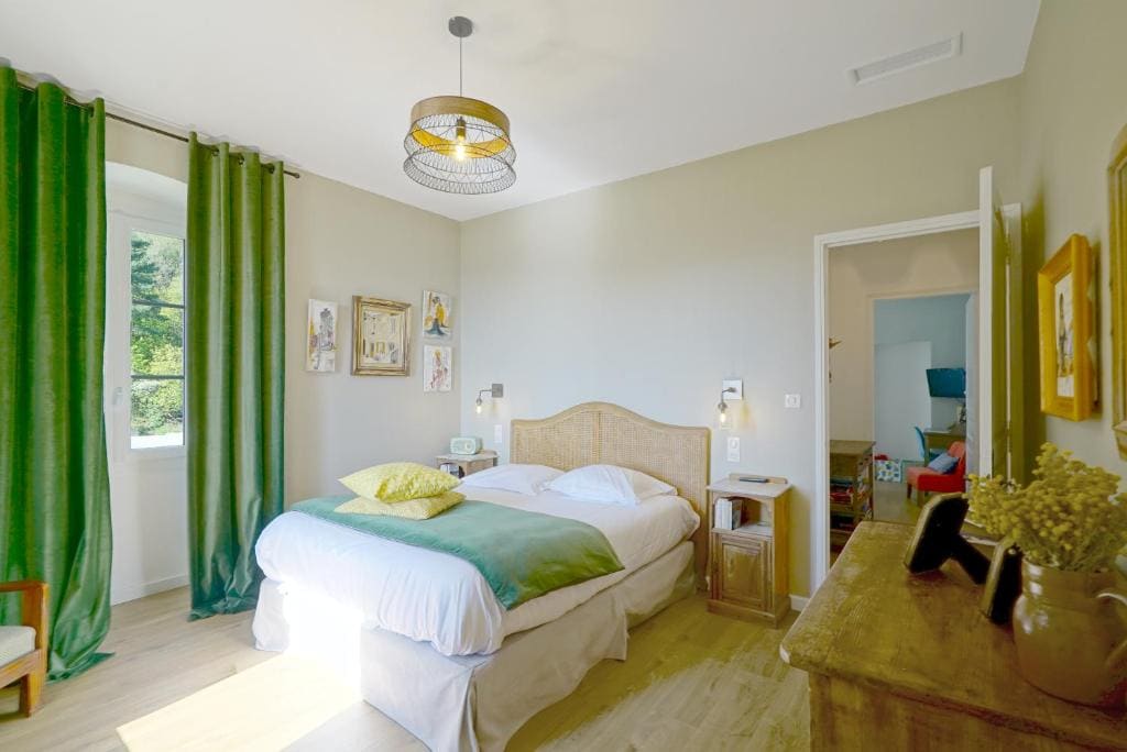Family Room room - Image 2