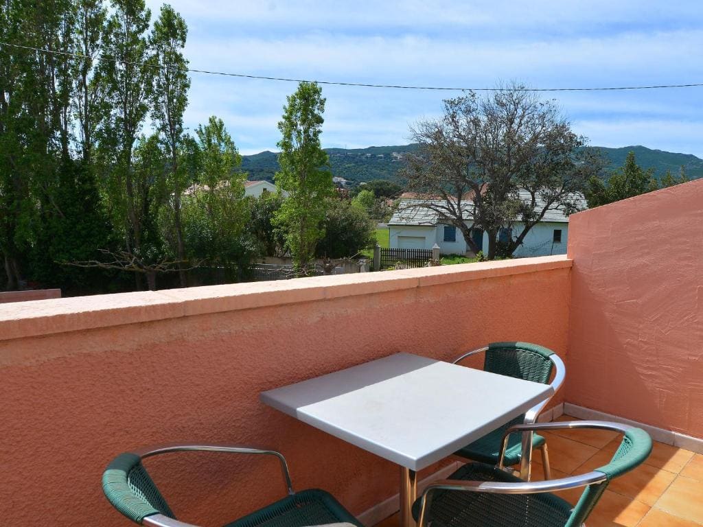 Standard Triple Room room - Image 1