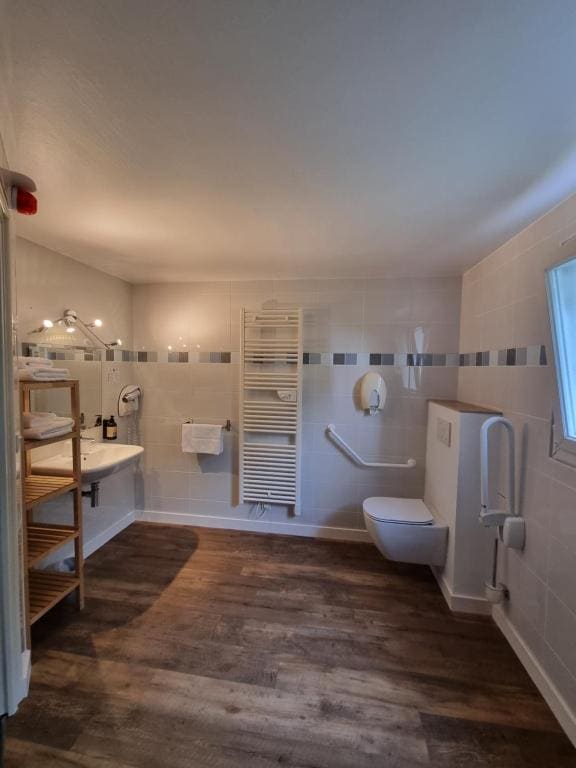 Double Room - Disability Access - optional extra bed at an additional cost room - Image 3